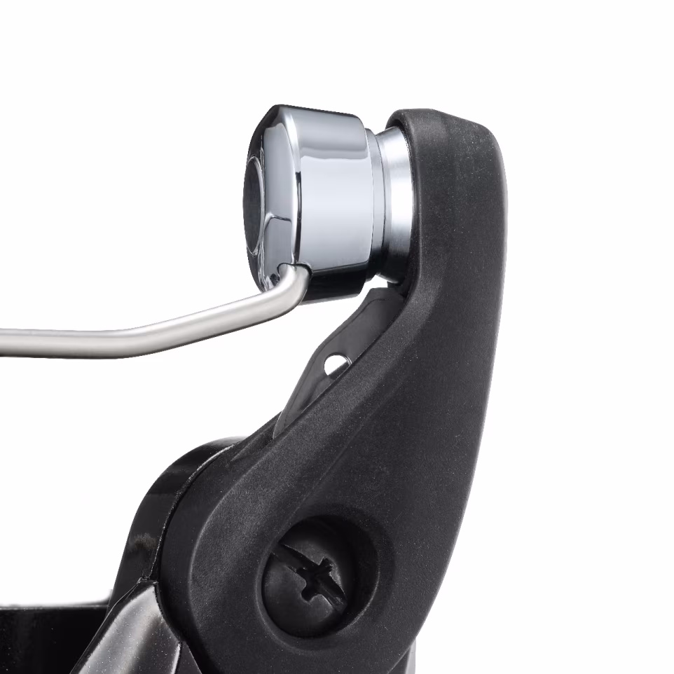 SHIMANO Nexave FJ 2500 Spinnrolle mit AR-C Spulendesign, G-Free Body und 3+1 korrosionsbeständigen Kugellagern – ideale Allround-Rolle für Süßwasser, Küste und Friedfisch